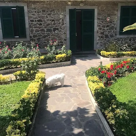 Vittoria, Villa Ísquia